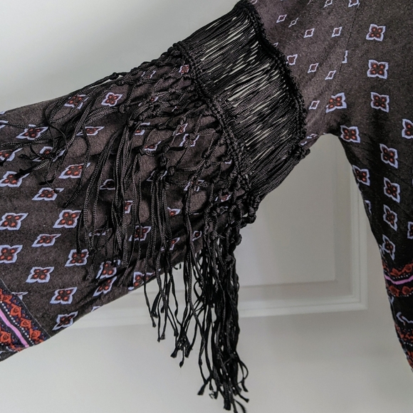 Free People Top Fringed Macrame Front Tie V-Neck Long Sleeve Black Multi L NWT - Picture 8 of 16